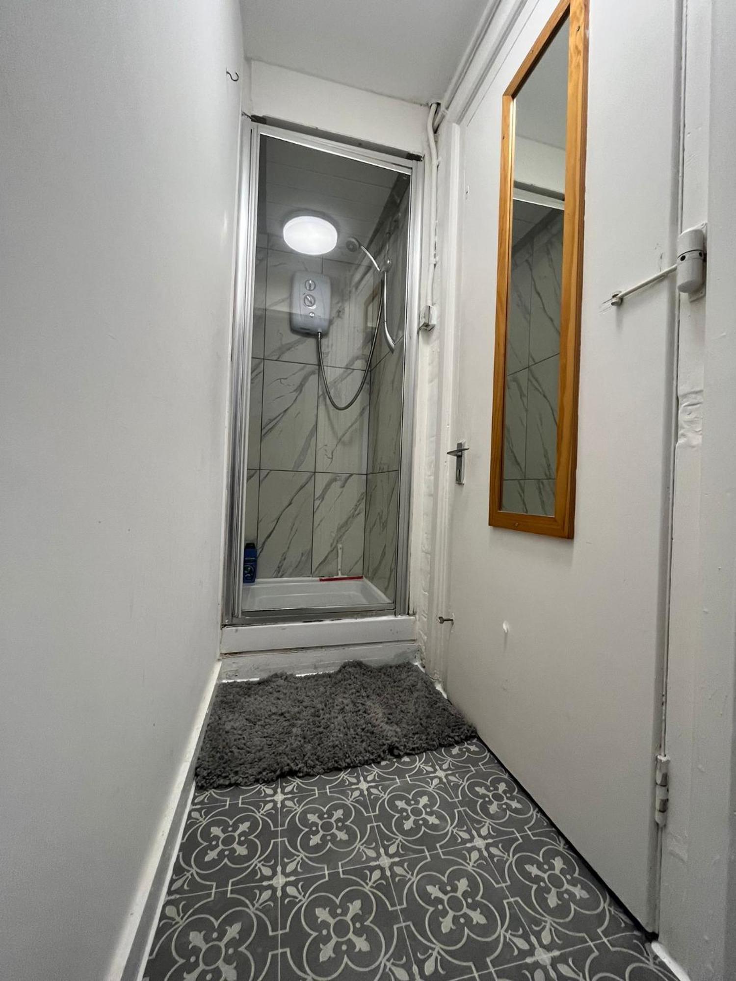 Nifty 2 Bedroom Flat In Goswell Rd Londen Buitenkant foto